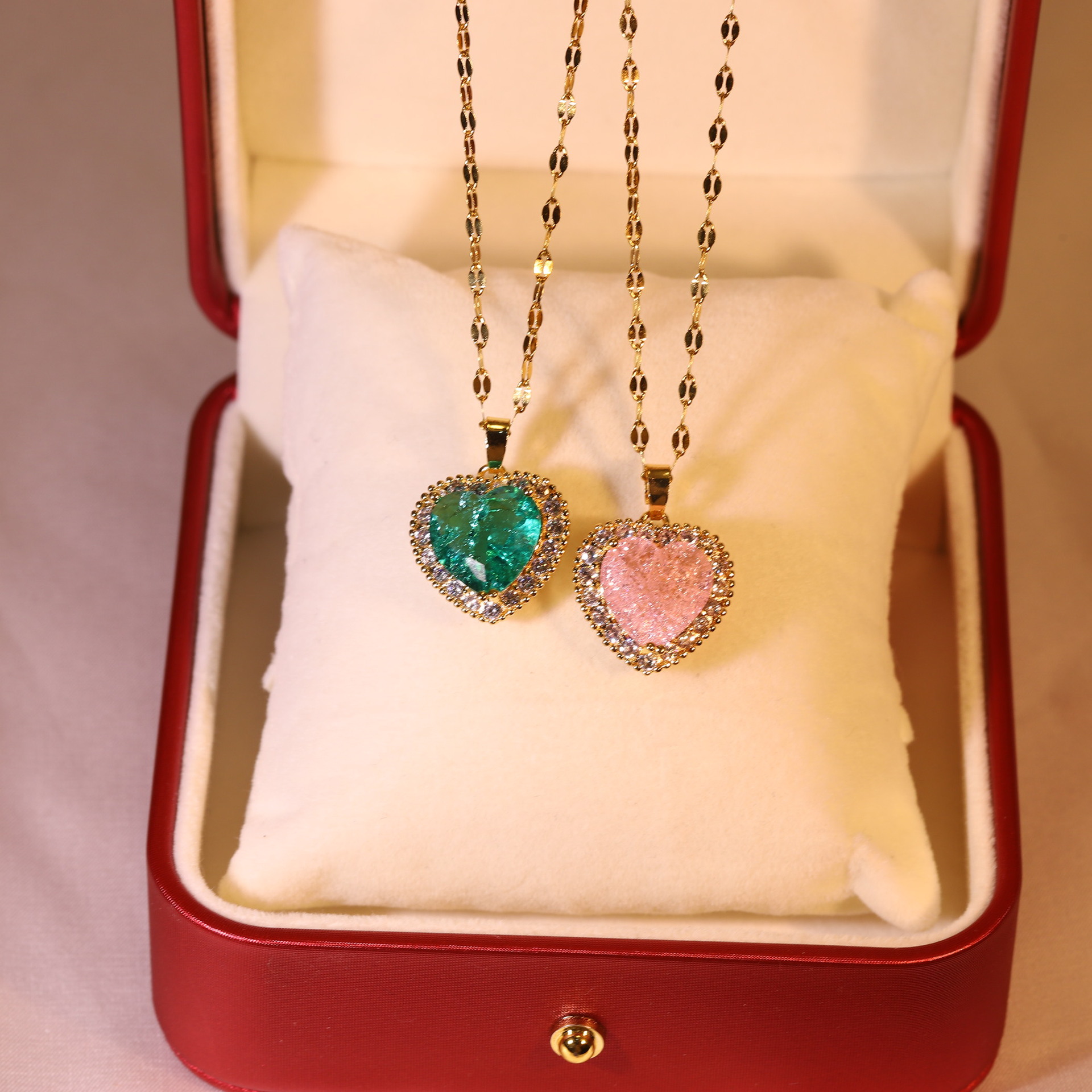 Retro Heart Shape Titanium Steel Inlaid Zircon Necklace 1 Piece