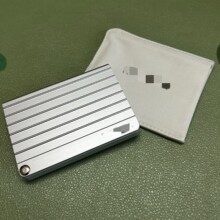 ��ĬCard Holder�X�V�Ͻ���Ƭ�A�����r�б�y���ٿ����C���ռ{