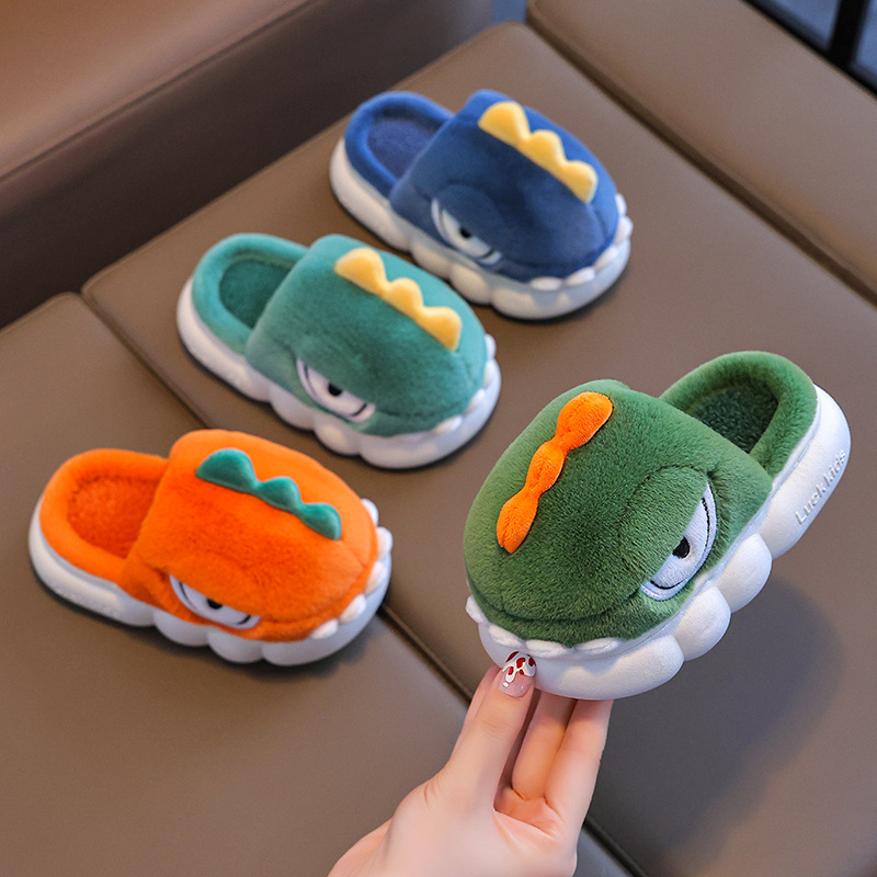 Zapatillas de algodón para niños de invierno dinosaurio caliente y pelusa para niños pequeños pequeños lindos zapatos caseros para bebés