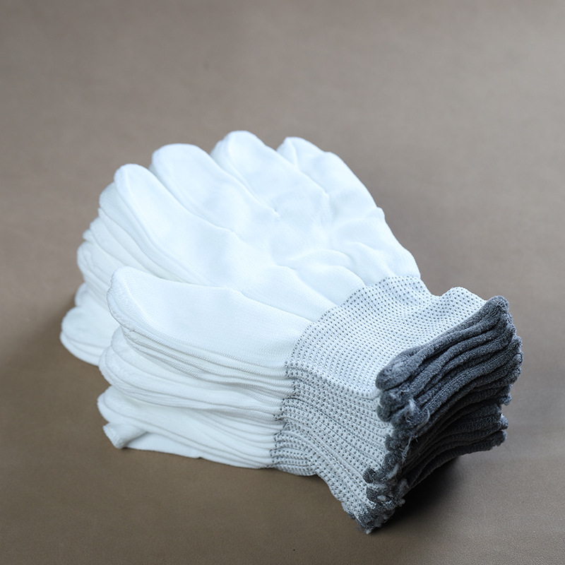 A pair of gloves