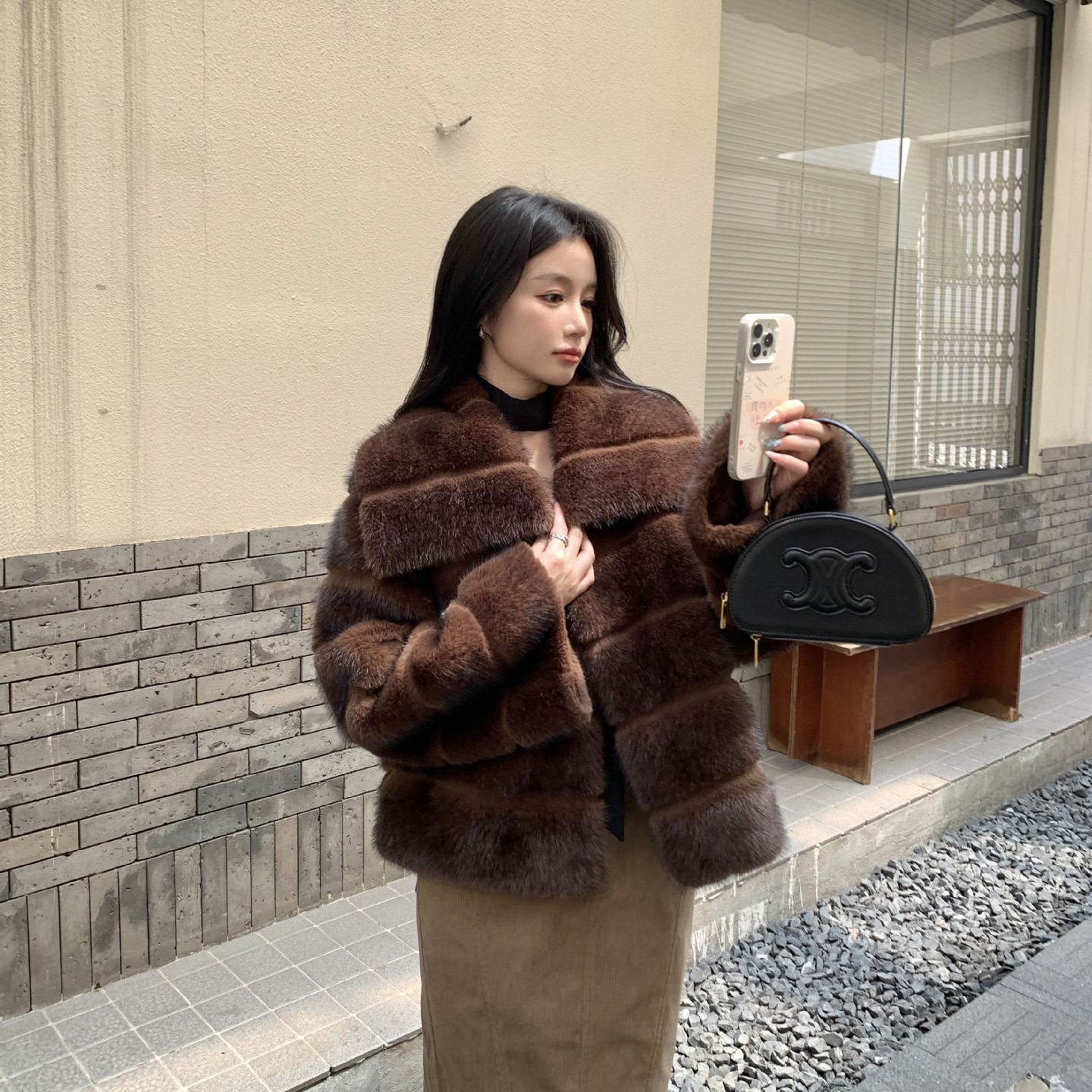 徐易易 仿紫貂条纹翻领环保皮草外套女2024新款皮毛一体短款大衣