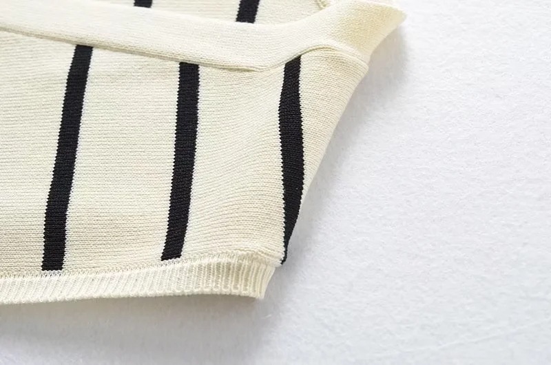 Knitted Vest Image 7