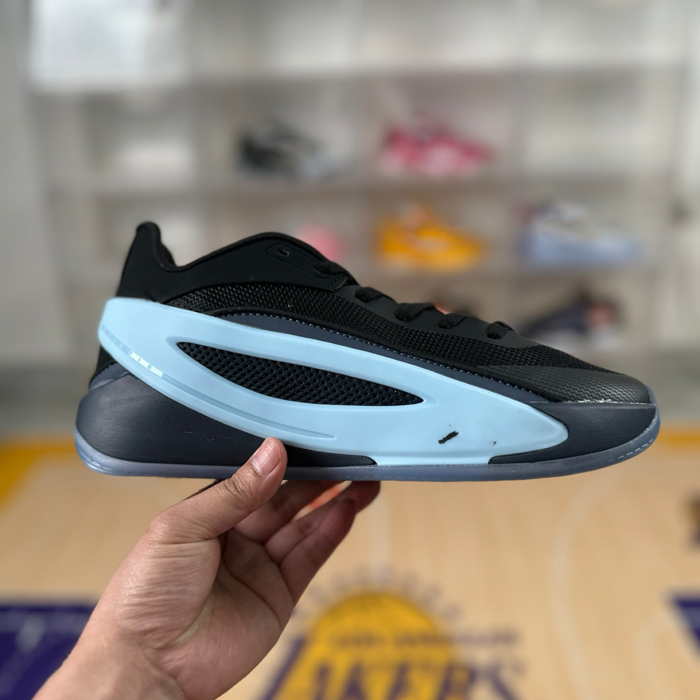 Zapatillas de Baloncesto Bajas para Hombre Luka 5, Tela de Malla y Caucho, Transpirable y Antideslizante, para Baloncesto