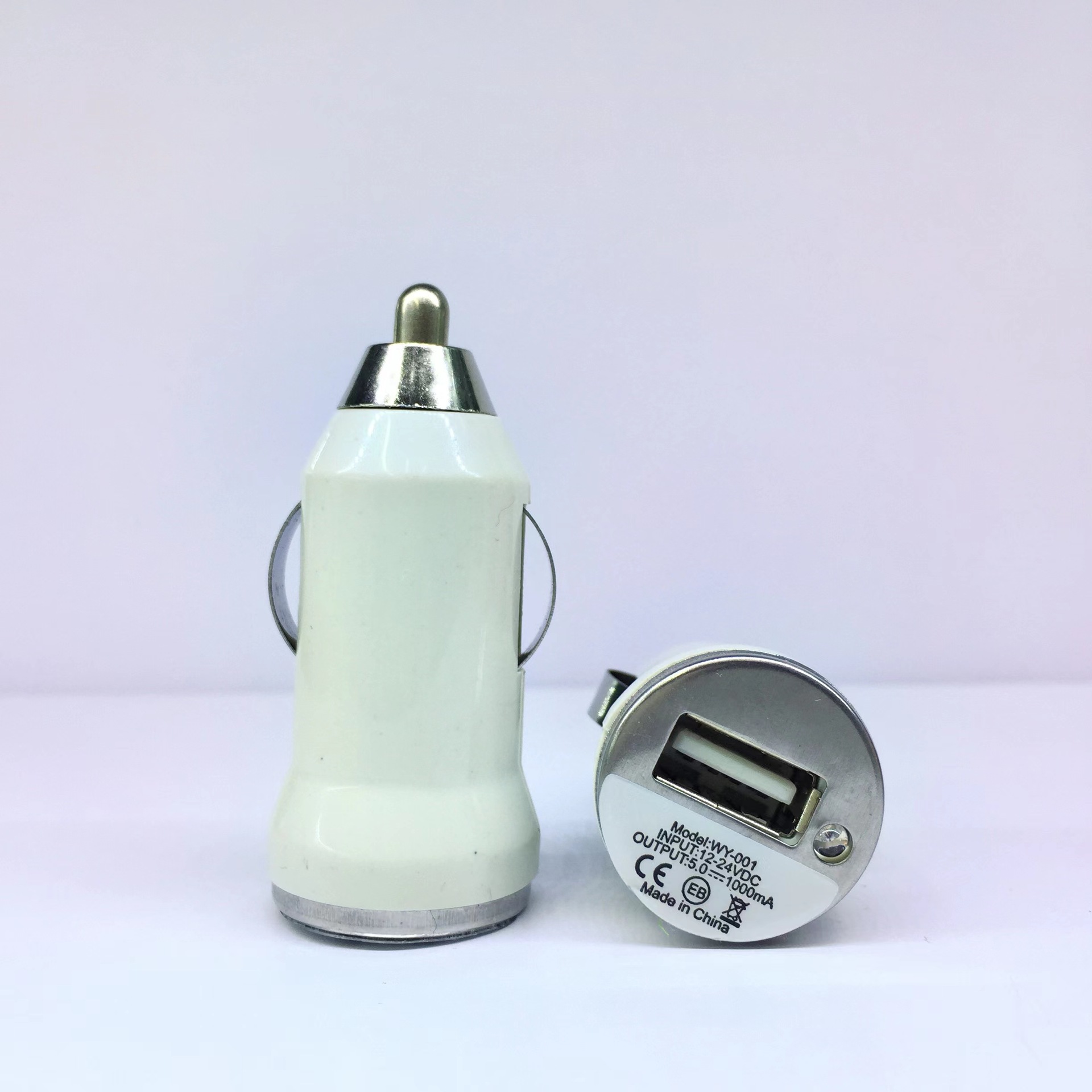 手持式设备的锂电池充电领域,便携性是当今电子产品发展的一大趋势,采用独特的折叠式车充设计,将产品体积浓缩,随身携带极其方便。诸如:手机,PDA,GPS 等;车载充电器既要考虑锂电池充电的实际需求(恒压CV,恒流CC,过压保护OVP)又要兼顾车载电瓶的恶劣环境(瞬态尖峰电压,系统开关噪声干扰,EMI 等),便携性是当今电子产品发展的一大趋势,采用独特的折叠式车充设计,将产品体积浓缩,随身携带极其方便。