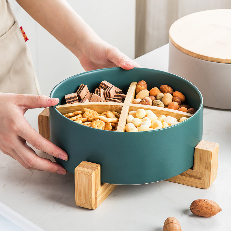 Caja de caramelo de cerámica de bambú nórdico hogar sala de estar mesa de café de cerámica plato de fruta seca compartimiento con tapa Internet Celebrity Snack Plate