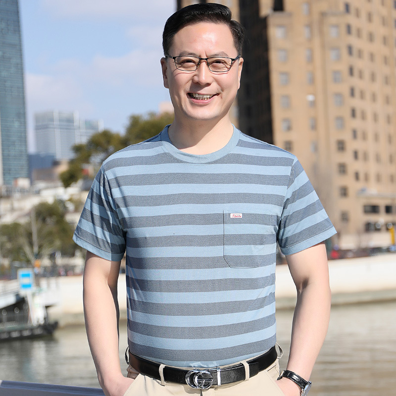 2024 nueva camiseta de manga corta para papá para hombres de 40 a 50 años de edad, de mediana edad y ancianos, seda de hielo, cuello redondo, rayas para hombres al por mayor