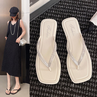 French Style Holiday Style Pearl Thong Sandals and Slippers for Women Summer Fashion Outer Wear Soft Bottom Lightweight Beach Flash Diamond Flip Flops for Women