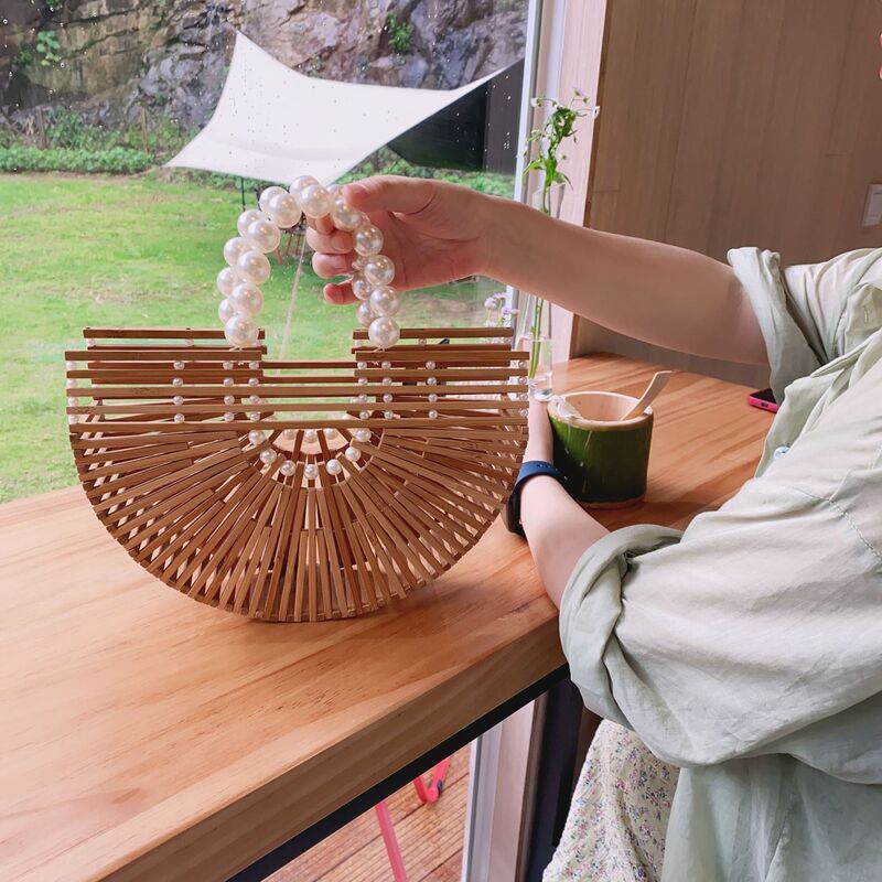Summer Hot Selling Woven Bag 2025 Forest Style Women's Fashion Cut Out Large Capacity Pearl Wood Bead Handbag