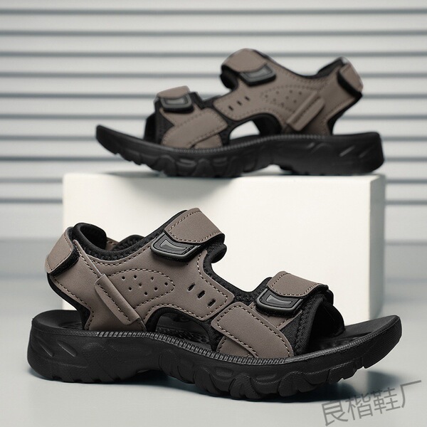 Summer trend sandals for boys