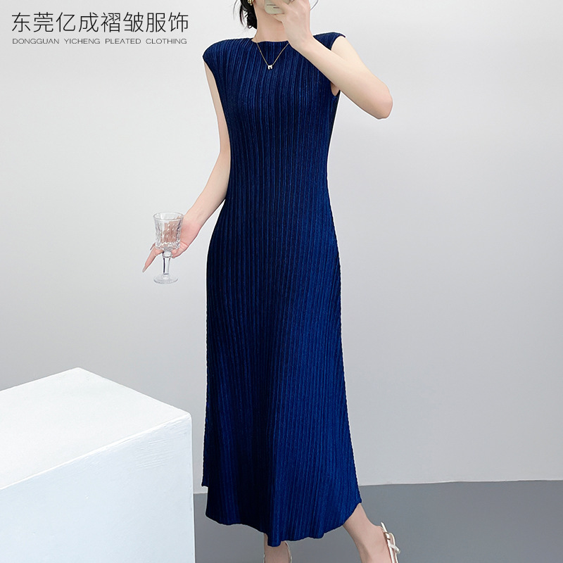 Miyake-Style Pleated Dress with Glittering Silk, Summer Fashion, Elegant and Slimming A-Line Long Dress