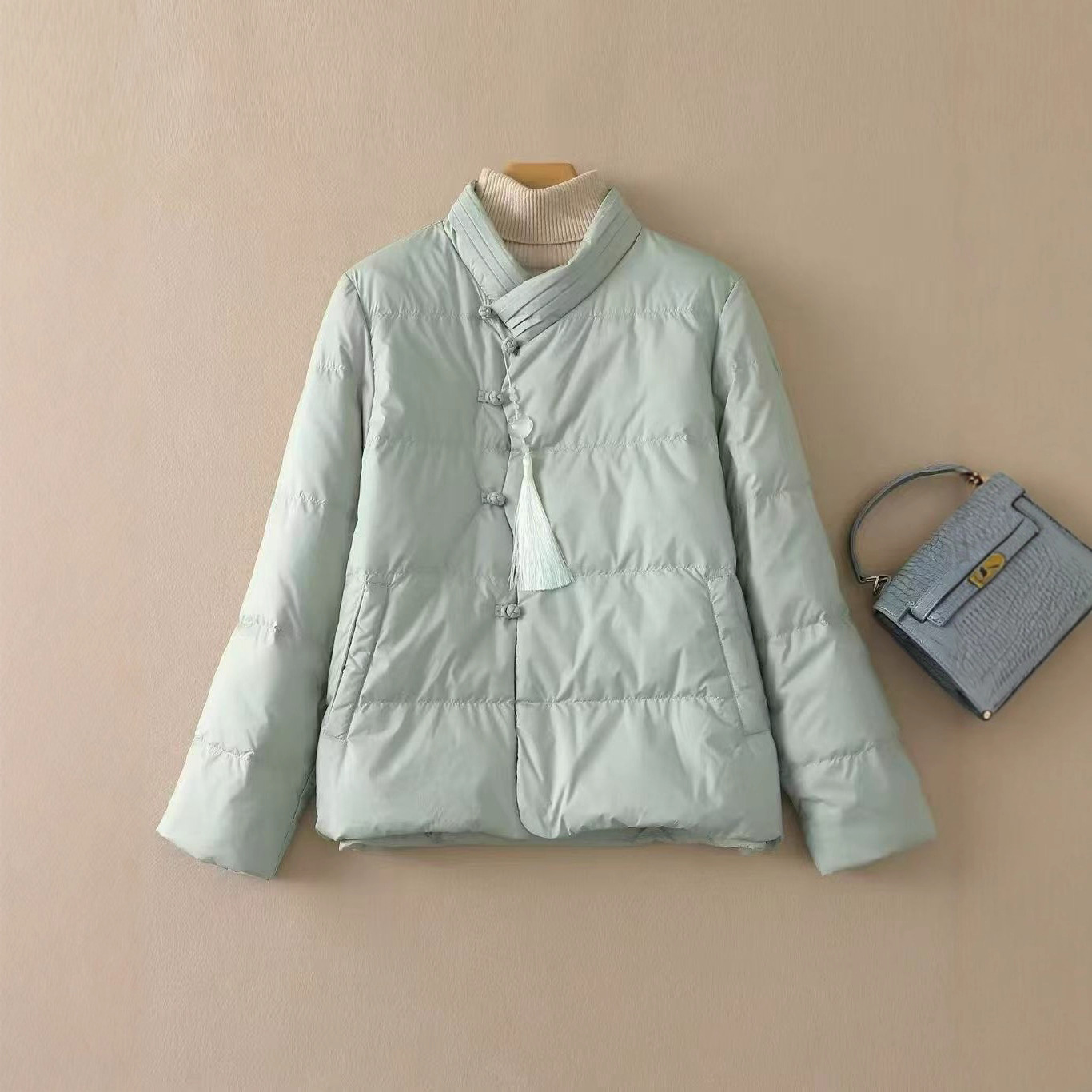 2025 Winter New Original Design White Duck down Button Versatile Warm Chinese Style Short down Jacket for Women Trendy