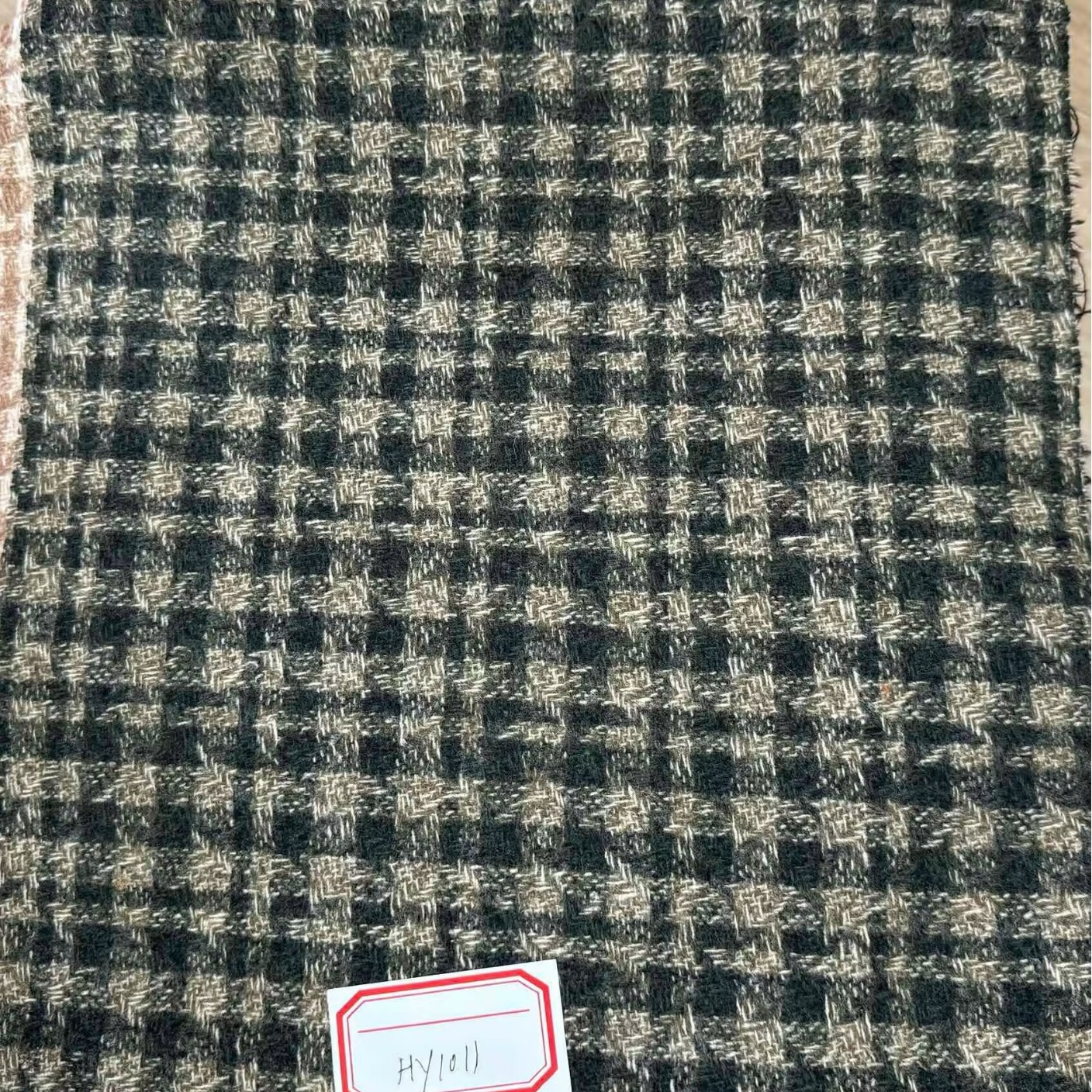 涤冬装呢绒色织时尚格子服装设计师电商面料工厂直销现货优质价优