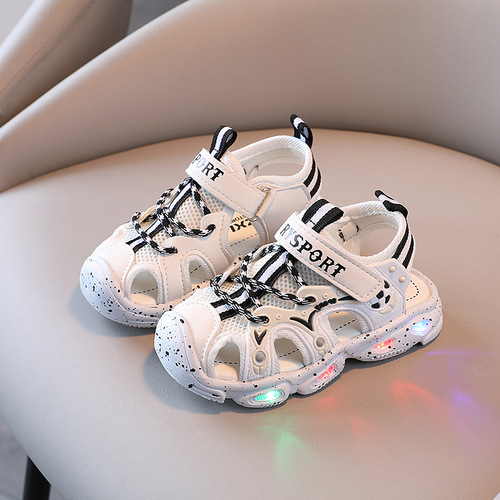 Children's Beach Sandals Flash Shoes  Summer New Boys Light Sports Shoes Explosive Edition Girls Soft Soled Sandals