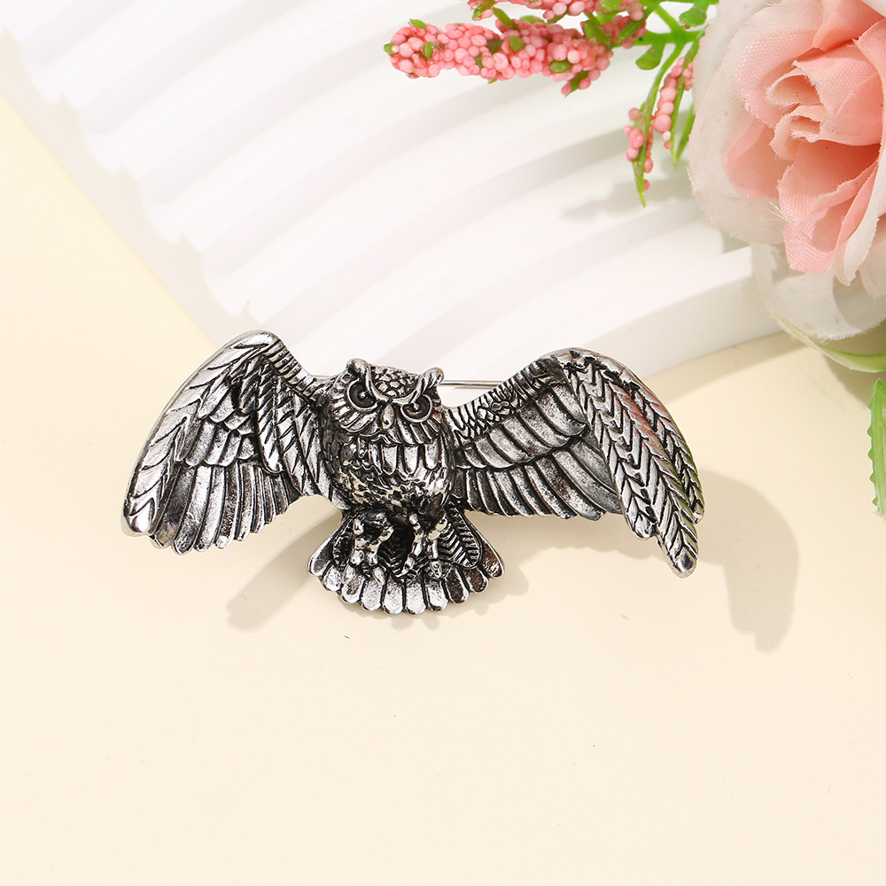 New European and American Style Retro Enamel Owl Brooch, Eco-Friendly Alloy Lapel Pin, Suit Accessory