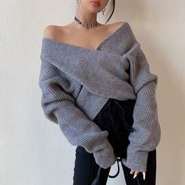 2026新款新品秋冬交叉领纯色长袖针织性感毛衣套头衫女装乳白色潮