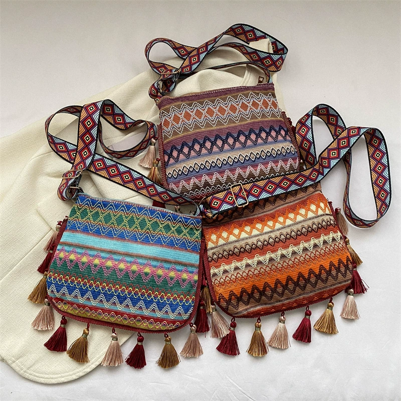[Trend retro ethnic capacious shoulder bag one shoulder, trend of season, ethnic style]