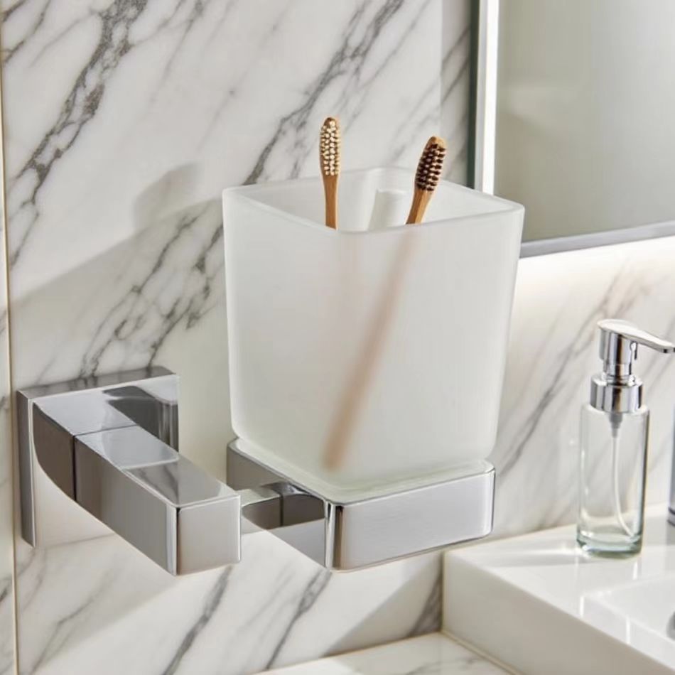 Fabricante de limpieza al por mayor baño cromado seis piezas conjunto de perforación de baño colgante de baño