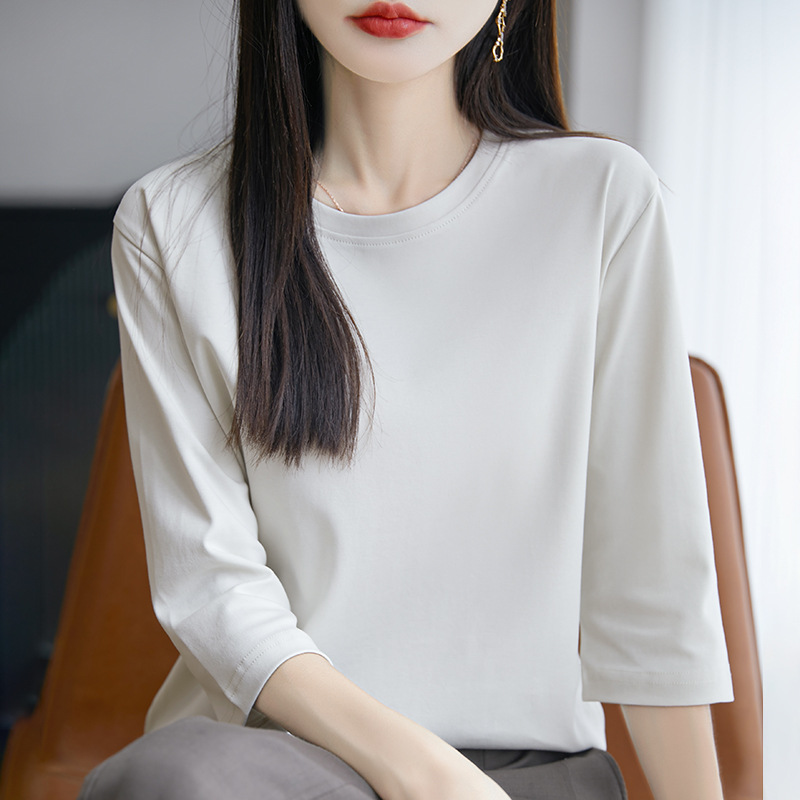 따뜻한 화이트 크루넥