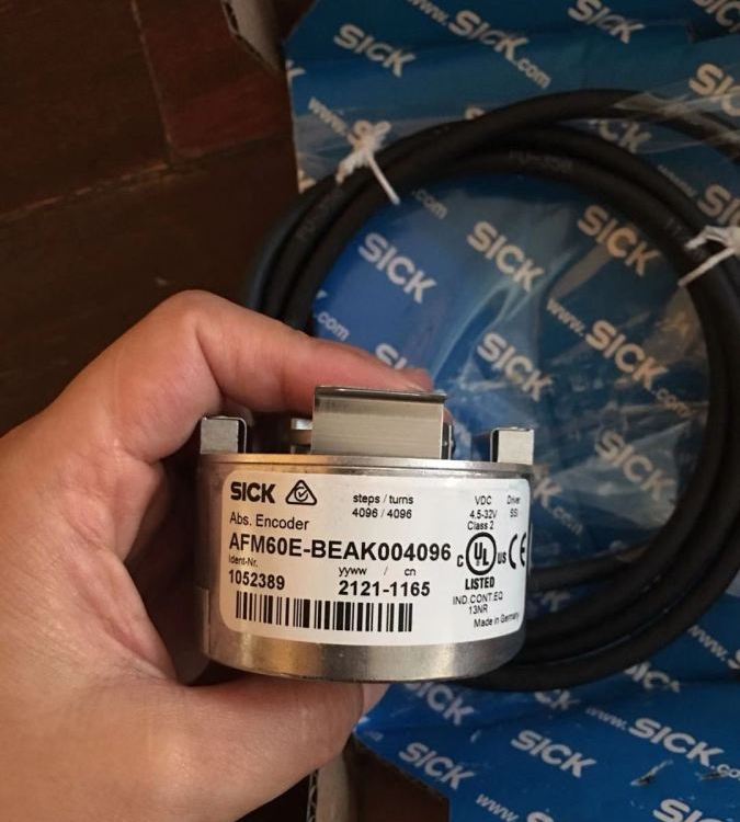 德国SICK运动控制传感器AHM36B-SCCC012X12西克多圈绝对值编码器
