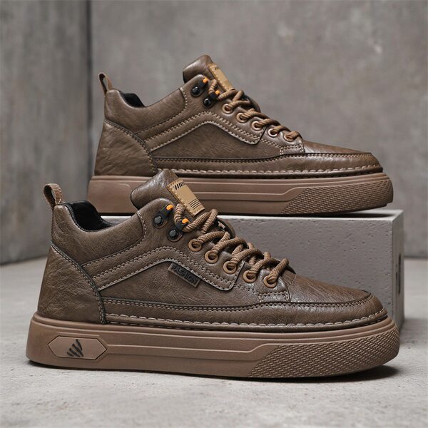Giày nam cổ trung chống thấm nước chống trơn trượt màu đen, giày thể thao sneaker đa năng đi làm và giải trí, gót 3-5 cm — quần kaki, đen