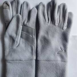 春秋季单层摇粒绒五指成人手套。手背上支持添加iogo