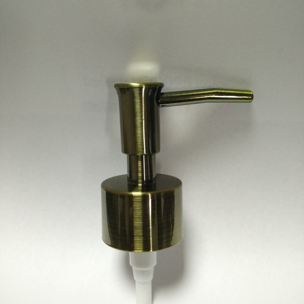 供应多款塑料喷头，尖头拉丝喷头CHP102（颜色效果可定 制）