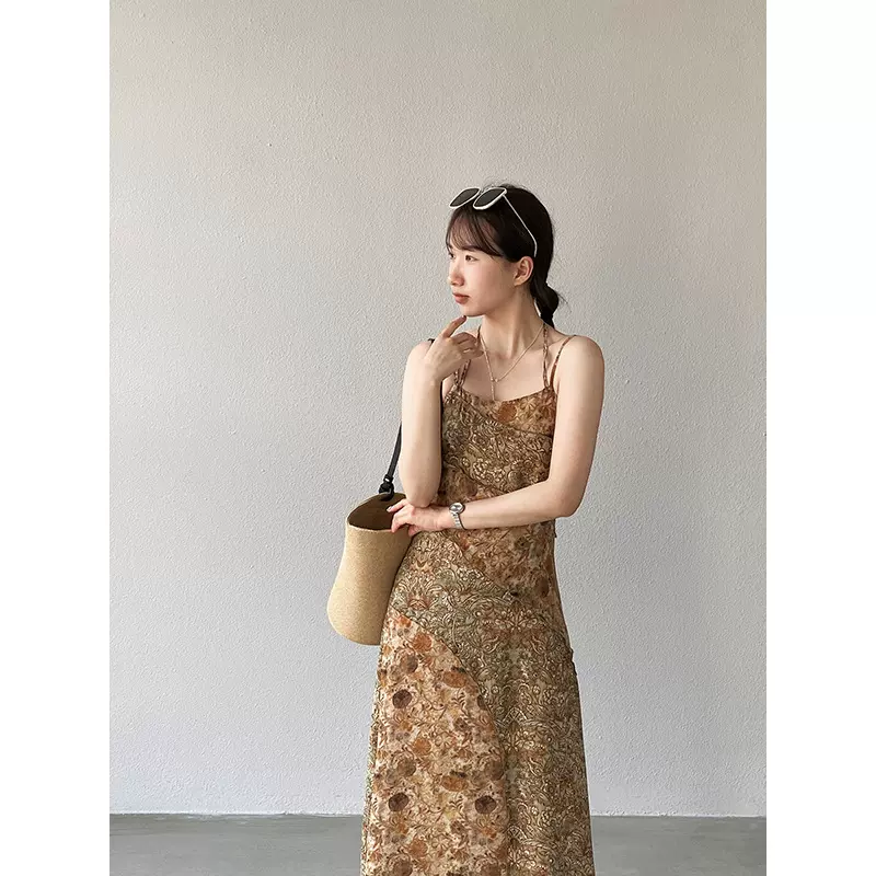 江左 牧野游人  碎花裙连衣裙女夏季茶歇长裙度假风吊带裙 1837