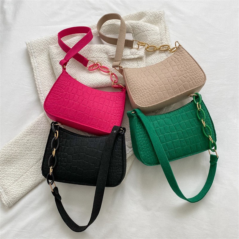 2023 Korean style trendy lightweight shoulder bag crocodile pattern felt small square bag women's new all-match chain small bag