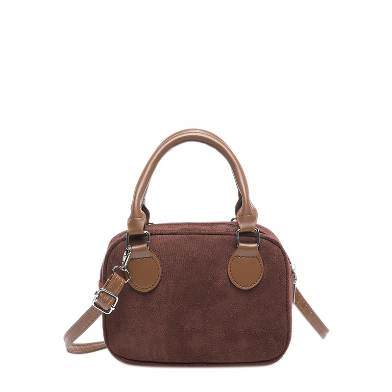 Bolsa de bolos de moda mate para mujeres 2025 primavera nueva moda retro bolso de hombro sensación de nicho bolso de mano