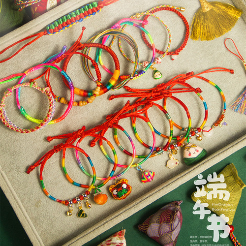 Handmade silk thread bracelets with five-colored strings, fragrant sachets, auspicious cloud red ropes, peace locks, and woven hand ropes, small commodity for the Dragon Boat Festival