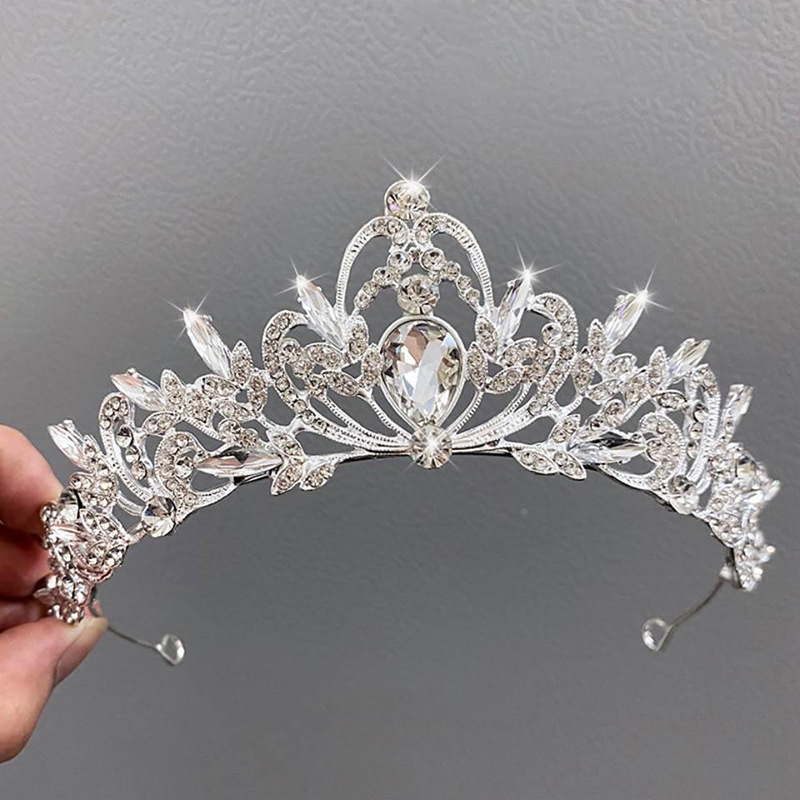 Diadema #18 - Corona de hojas con estampado floral plateado