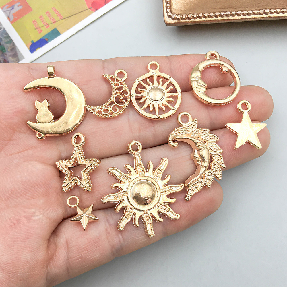 2g Weight Pendant, Chain Jewelry Making Type 20 * 23mm Jewelry Making Size DIY Jewelry Accessories Classification 1 Piece Quantity 304 Stainless Steel Material Star, Moon Pattern Plating Design Simple Style Style 1 Piece 20 * 23mm 304 Stainless Steel Star Moon Pendant Chain 无