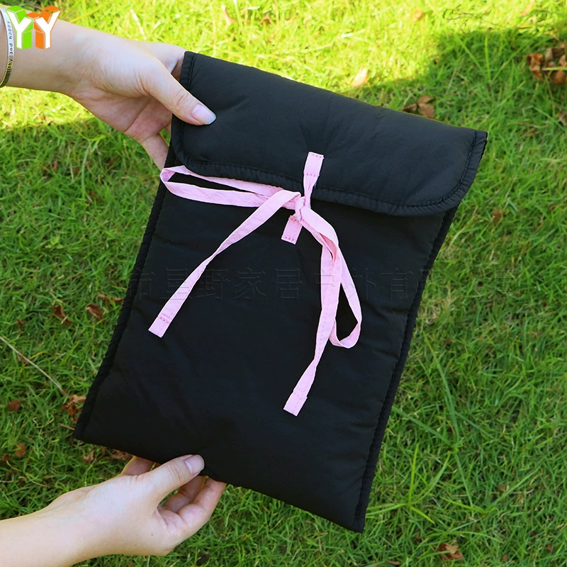 Tablet laptop with bow, quilted organizer bag, (Physicals)