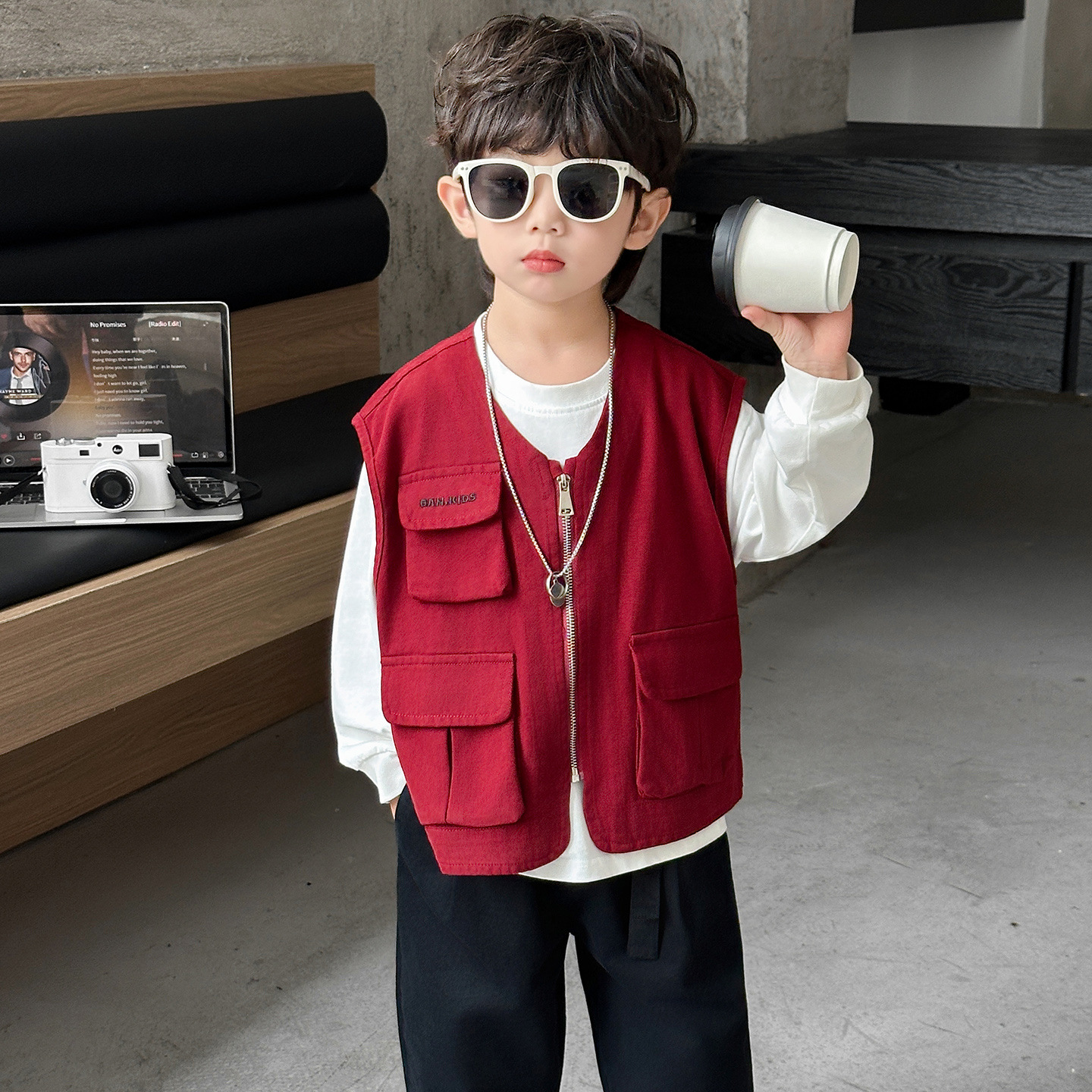 Boys' Spring Vest, Korean Style, Stylish, Non-Deforming, Soft Pure Cotton, New Style for Spring and Autumn.