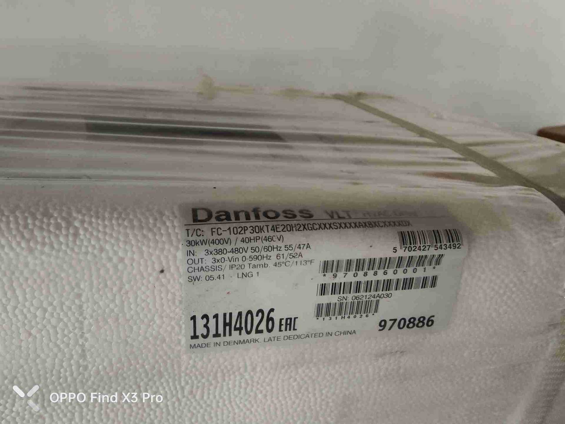 丹佛斯变频器30KW FC102系列FC-102P30KT4E20H2XG 接近全新包好