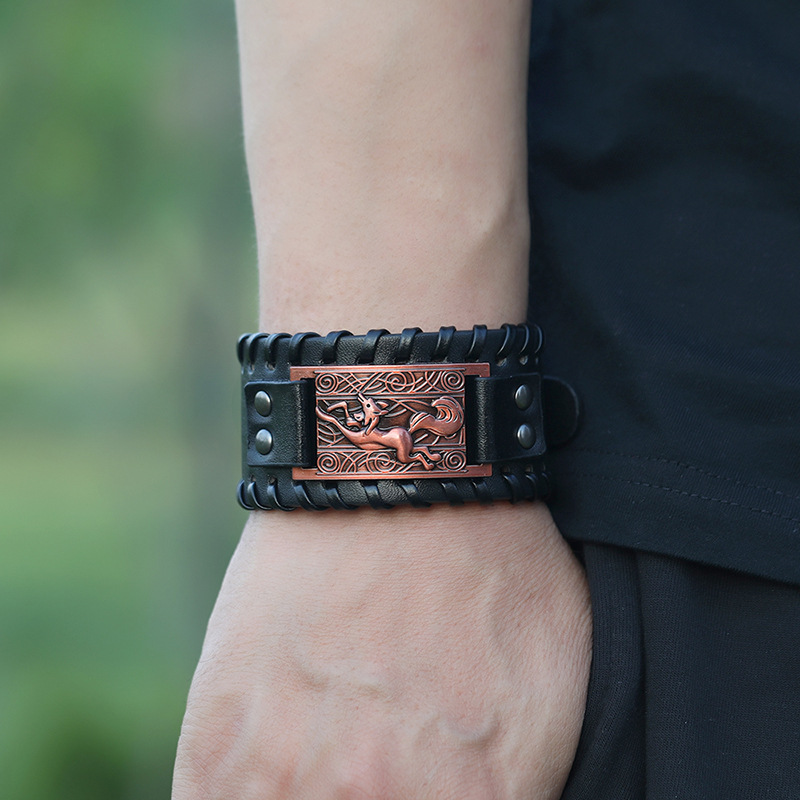 Simple retro Viking fox totem woven leather bracelet