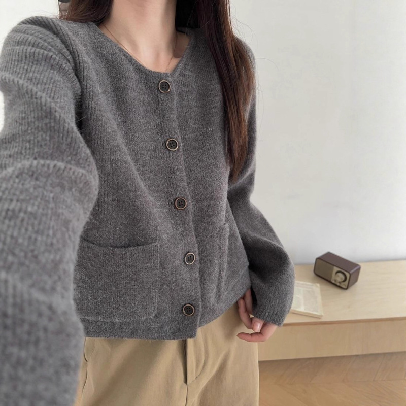 小个子简约双口袋针织开衫女2025秋新款韩版休闲百搭单排扣毛衣|undefined