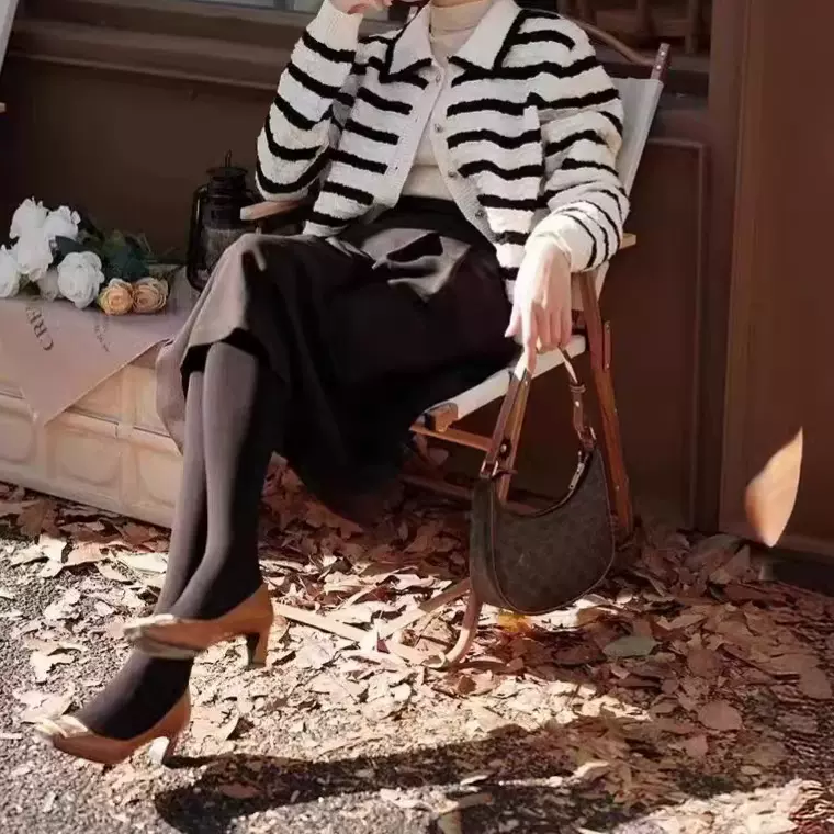 春秋新款韩版娃娃领撞色条纹网红短款毛衣慵懒风针织开衫女外套
