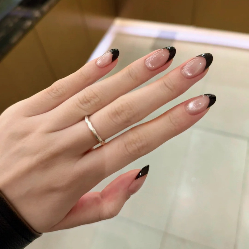 Handmade Manicure Wearing Armor Black French Cat's Eye Temperament Whiteness Advanced Sense Daily Commuter Fake Nail Patch