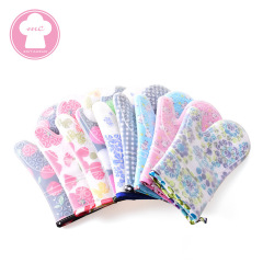 Floral Print Round Edge Long Handle High-Temperature Proof Protective Gloves Microwave Safe Patterned Panda Oven Insulating Silicone Gloves