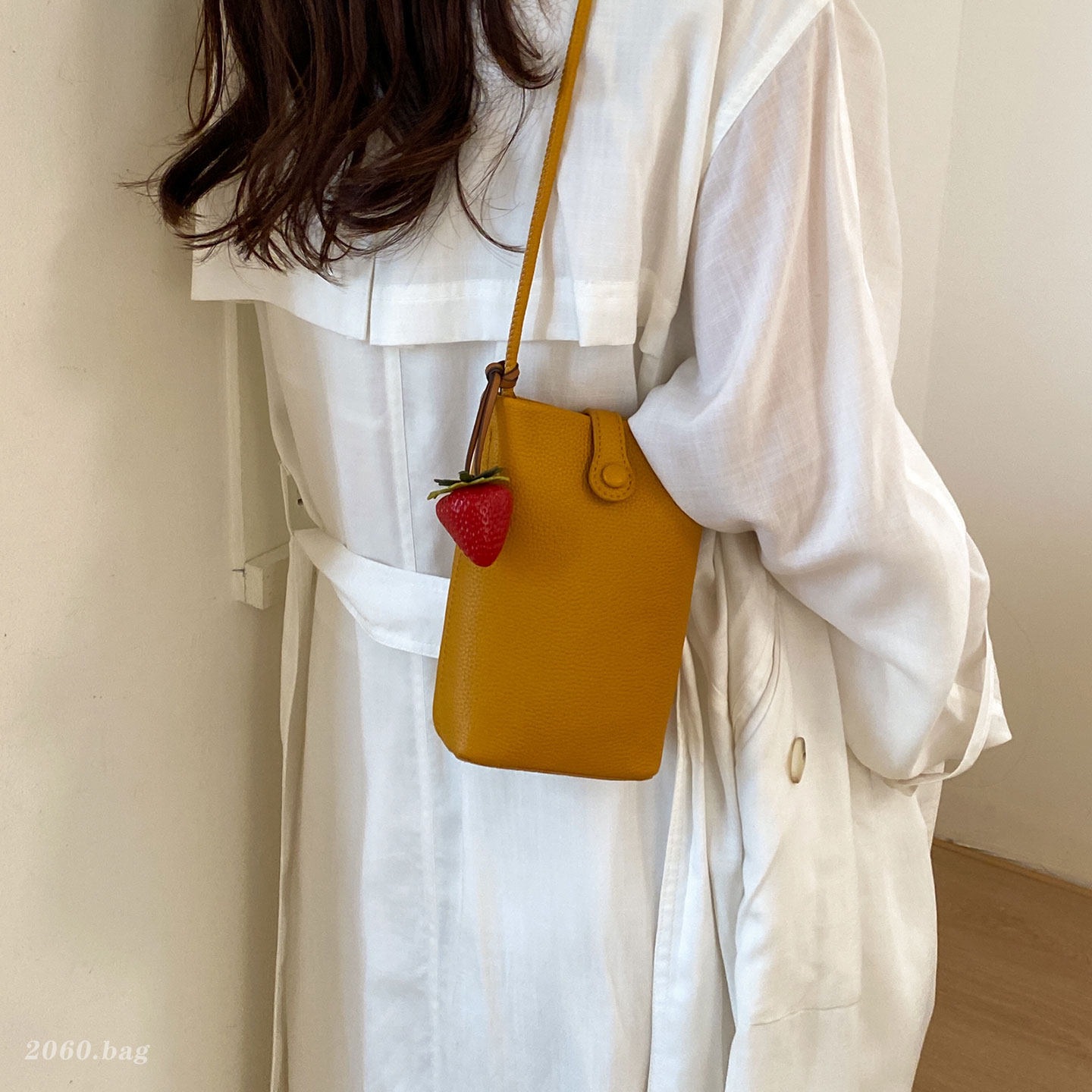 Nuevo mochila ligero verano 2026 teléfono móvil cuero suave versátil cubo de transporte mini mochila de hombro mujer estilo coreano