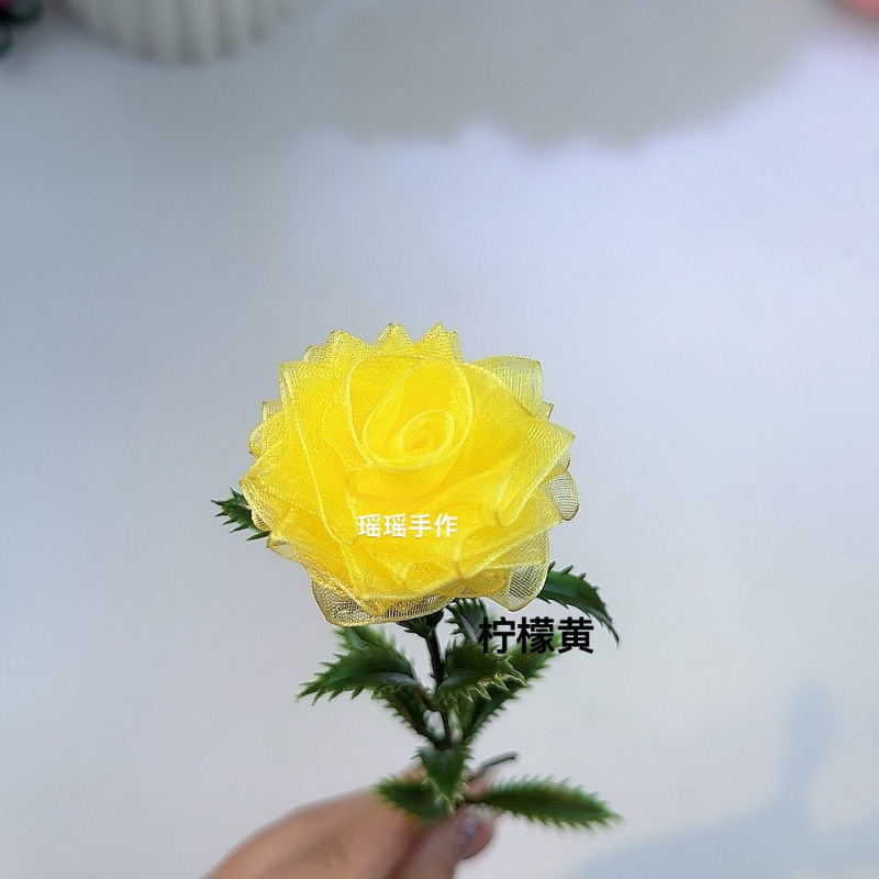 4cmカラースノーガーゼリボン付きシングルハサミ2本、マルチヘッドローズ（麻縄折り紙花瓶付き）|undefined