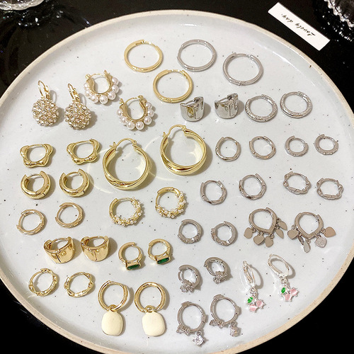 Korean retro zircon pearl earrings for women, light luxury niche, simple and high-end earrings, temperament earrings wholesale