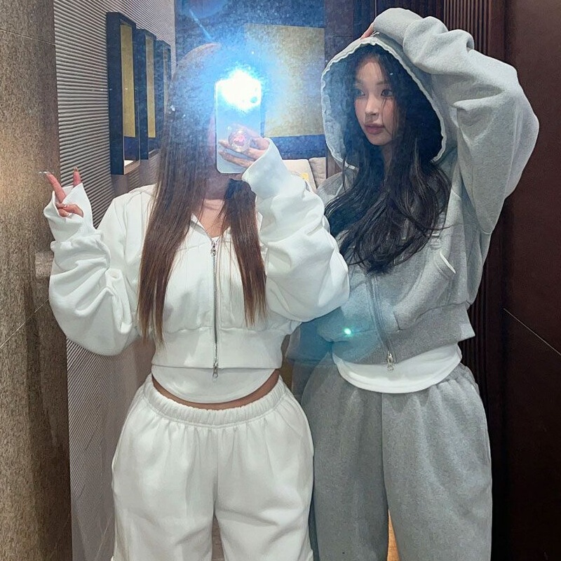 Solid Color American-Style Hooded Short Jacket for Women, 2026 Spring and Autumn New Style, Pure Cotton, High-Waisted, Figure-Flattering, Waist-Cinching Sweatshirt, Chic Solid Color American-Style Hooded Short Jacket for Women, 2026 Spring and Autumn New Style, Pure Cotton, High-Waisted, Figure-Flattering, Waist-Cinching Sweatshirt, Chic