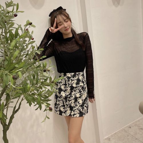 Slimming Padded Half-Neck Pleated Lace Mesh Base Top for Women—Autumn/Winter Long-Sleeve Layering Option with Elegant Appeal