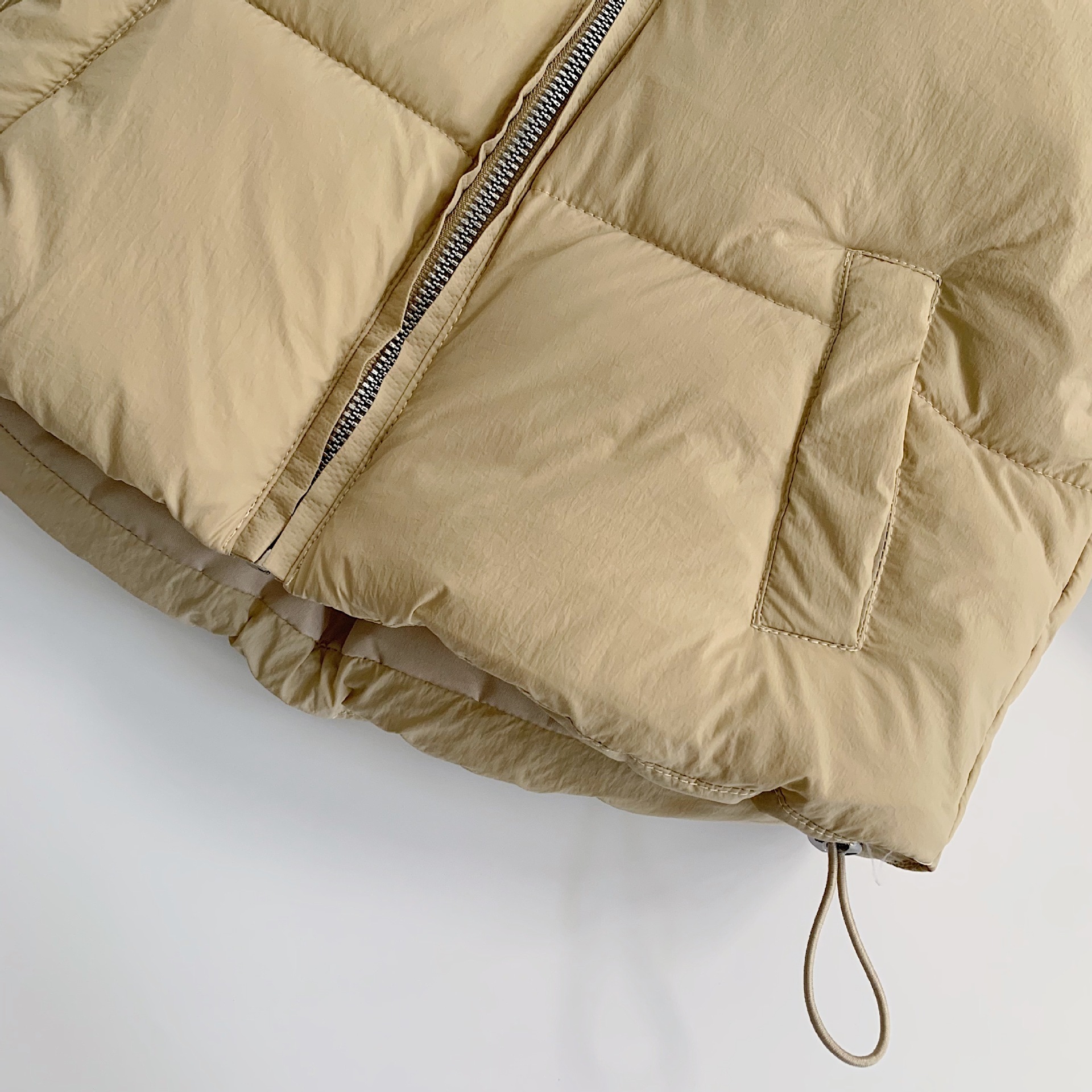 Mai Bao invierno 2024 nuevo abrigo de algodón de color sólido caliente, chaqueta de moda de algodón extranjero coreano para niños y niñas