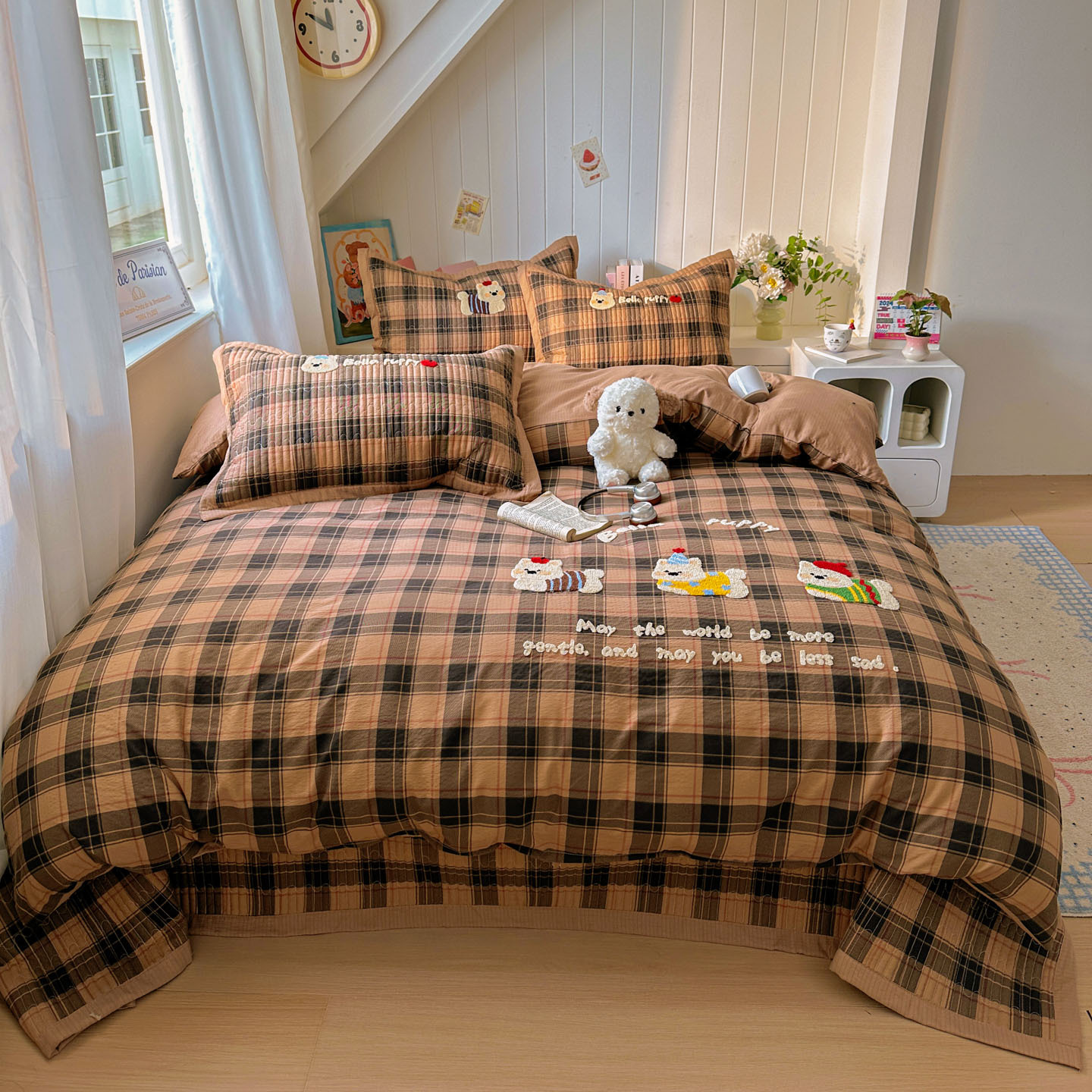 Cuatro estaciones nube delgada toalla de doble hilo bordada cubierta de cama cuatro piezas cubierta de cama de un solo producto Maillard cubierta de almohada de tres piezas