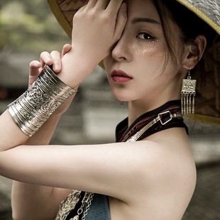 �W������ �F������ ��߅���y��˚��|���� Ůʿ���C���l �S��ֱ�N