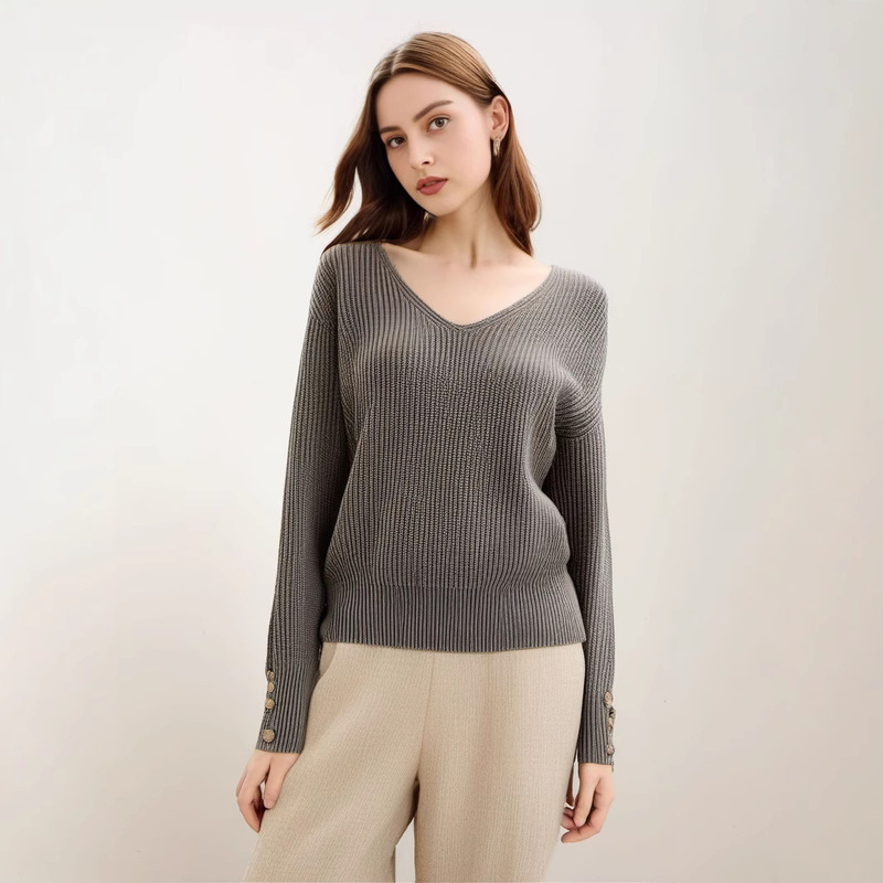 V-Neck Autumn and Winter Fashionable and Elegant Commuter Sweater with Cuff Studs for Women, Loose Fit, Slimming Effect