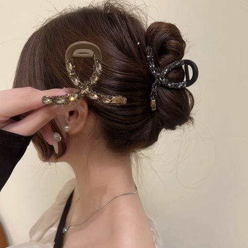 Low hair volume? Try this! High-end water diamond claw clip hair shark clip hair accessory, elegant half-up hairpin for girls.